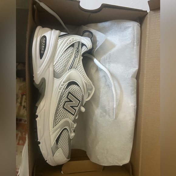 New Balance Shoes - New balance 530 women’s size:7.5 men’s size:6 

Brand new! Never worn